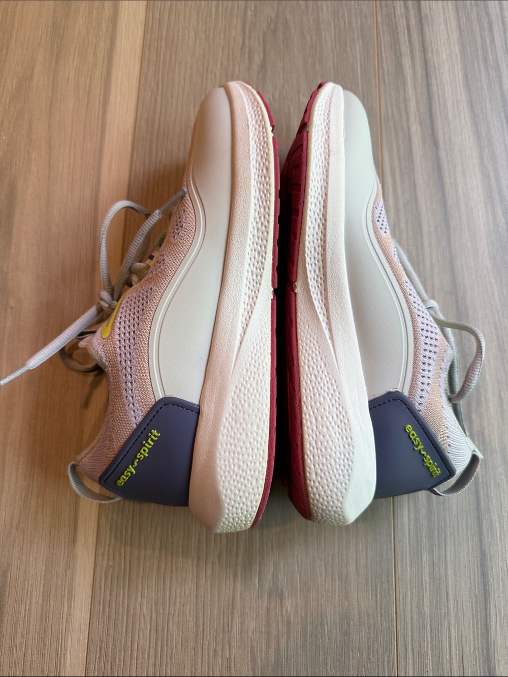 Easy Spirit Women's Pale Lilac Baxter Sneakers Size 8.5W - Picture 4 of 5